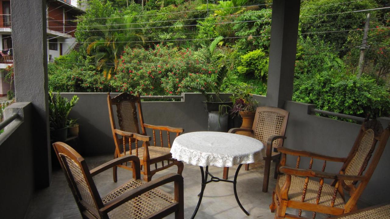 Bethel Rest Homestay Канди Екстериор снимка