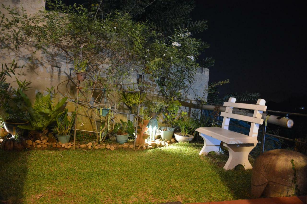 Bethel Rest Homestay Канди Екстериор снимка